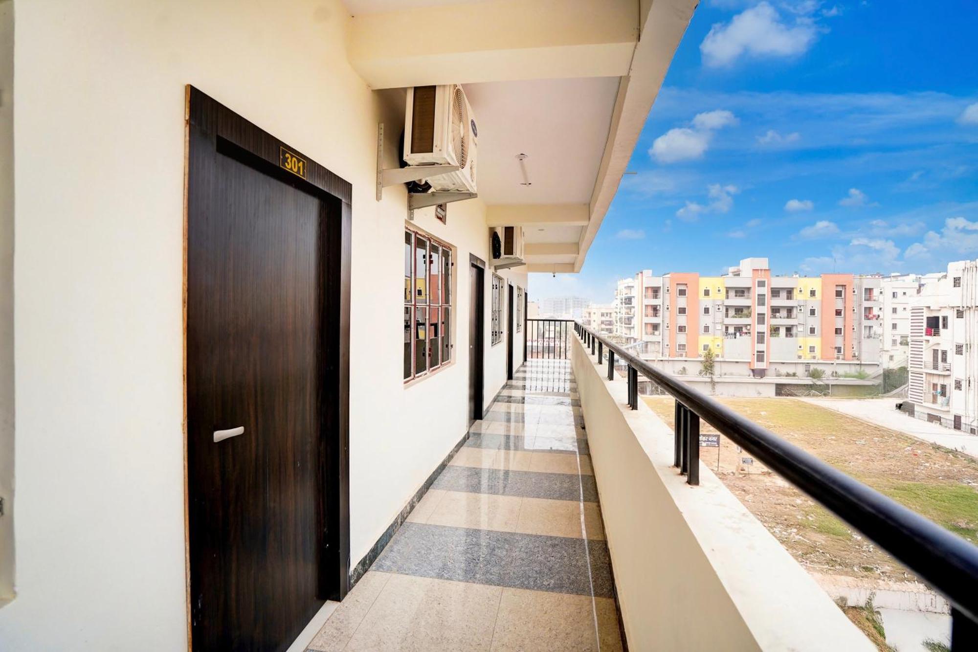 Hotel O The Crown Inn Danapur المظهر الخارجي الصورة