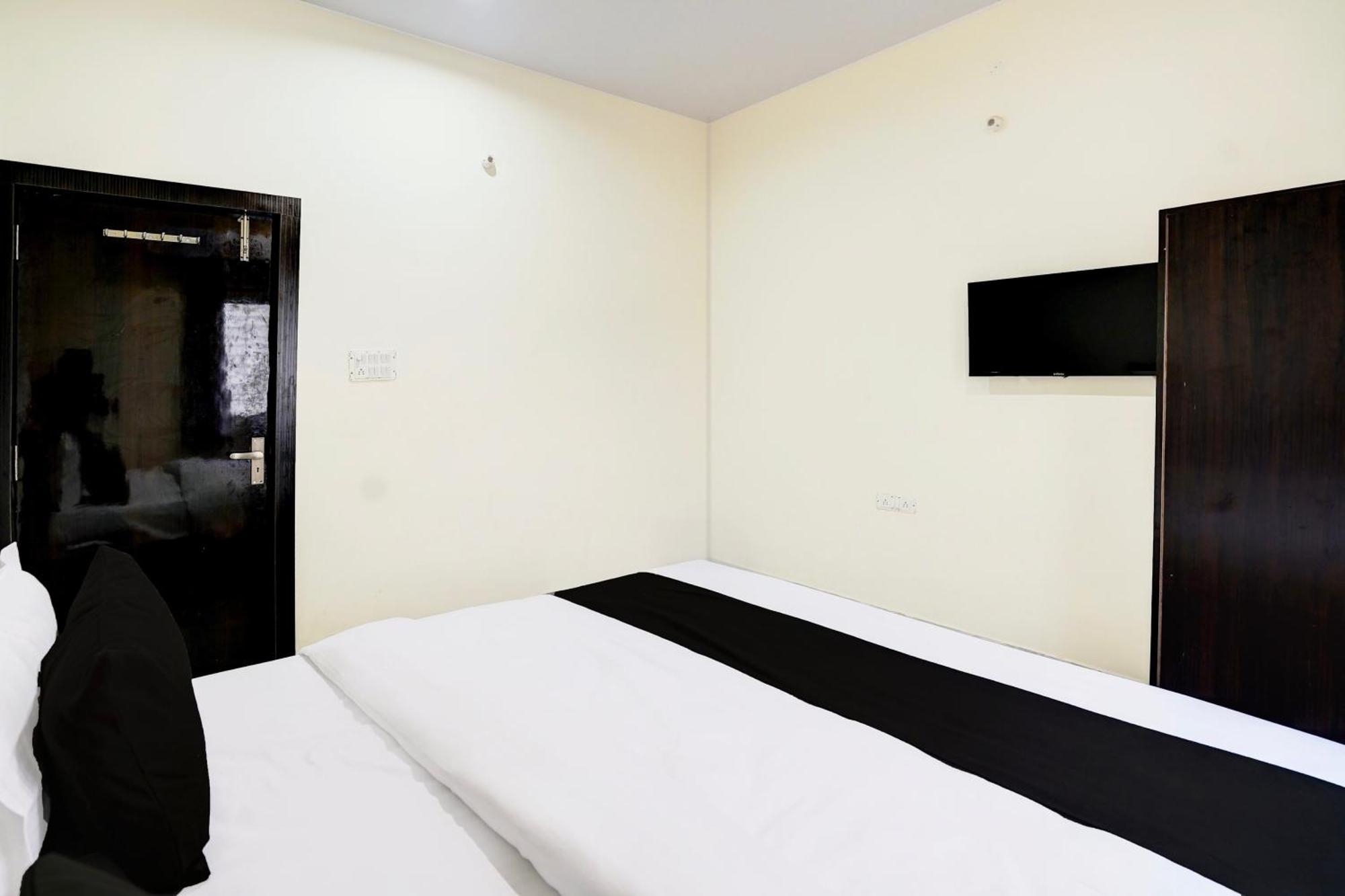 Hotel O The Crown Inn Danapur المظهر الخارجي الصورة